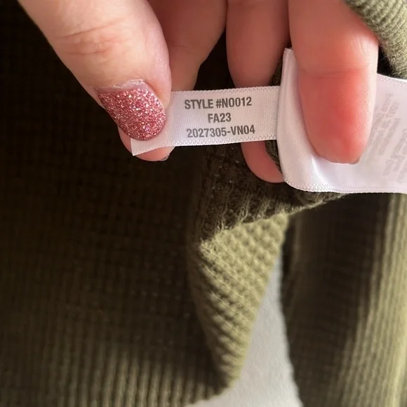 Madewell Brushed Waffle V-Neck Tee - Picture 6 of 7